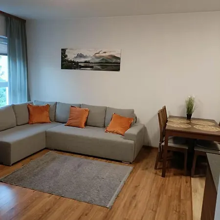 Apartament Powstancow 32 Zielonka  Zewnętrze zdjęcie